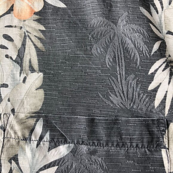 Tommy Bahama 100% Silk Hawaiian Shirt Copyrighted Print Button Up Mens Size XL - Picture 13 of 16
